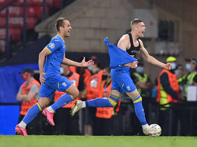 २-१ को अन्तरले स्विडेन बाहिरियो, युक्रेन भने पहिलो पटक क्वाटरफाईनलमा