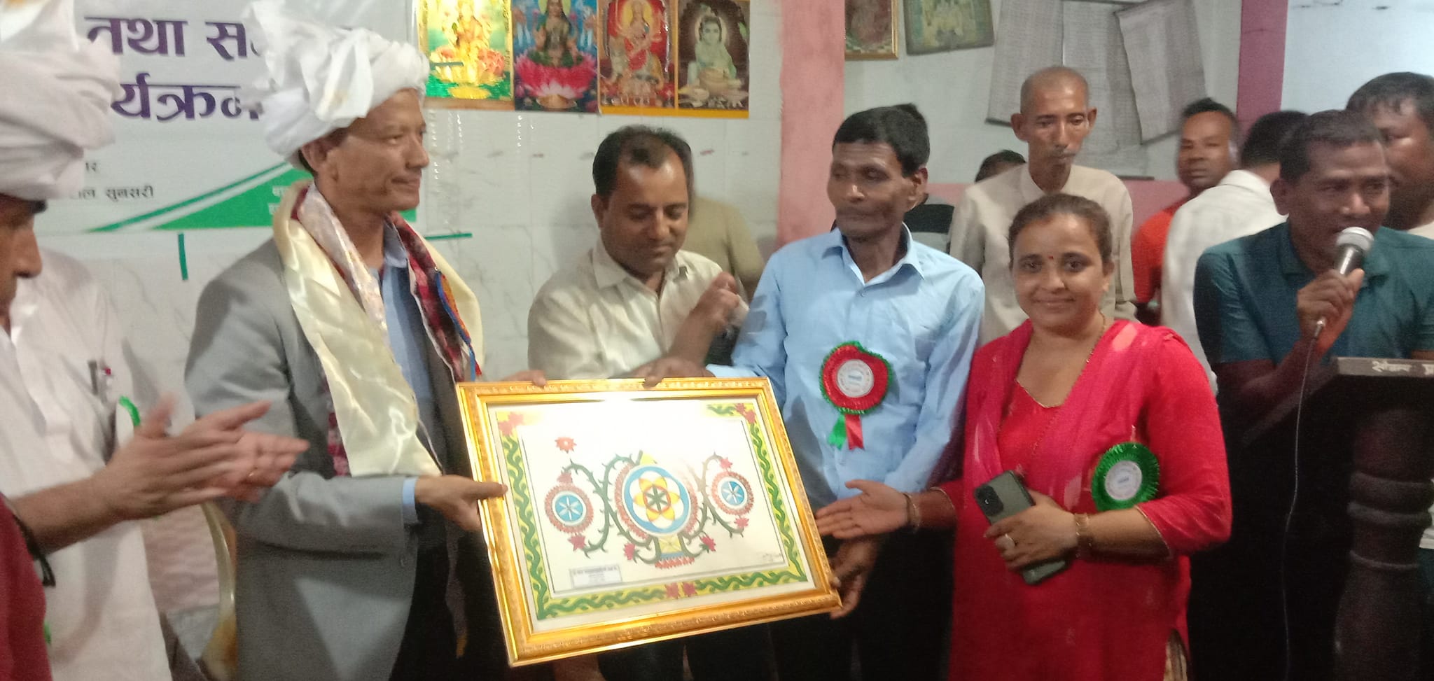 शहरी विकास मन्त्री मेट मणि चौधरीलाई सम्मान