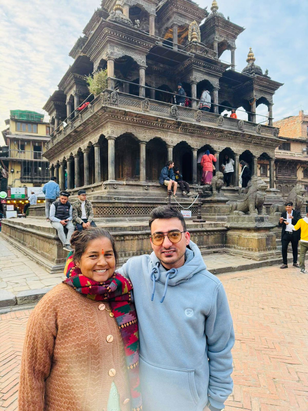 सुवेदी परिवारद्धारा २८ बालबालिकालाई स्विटर