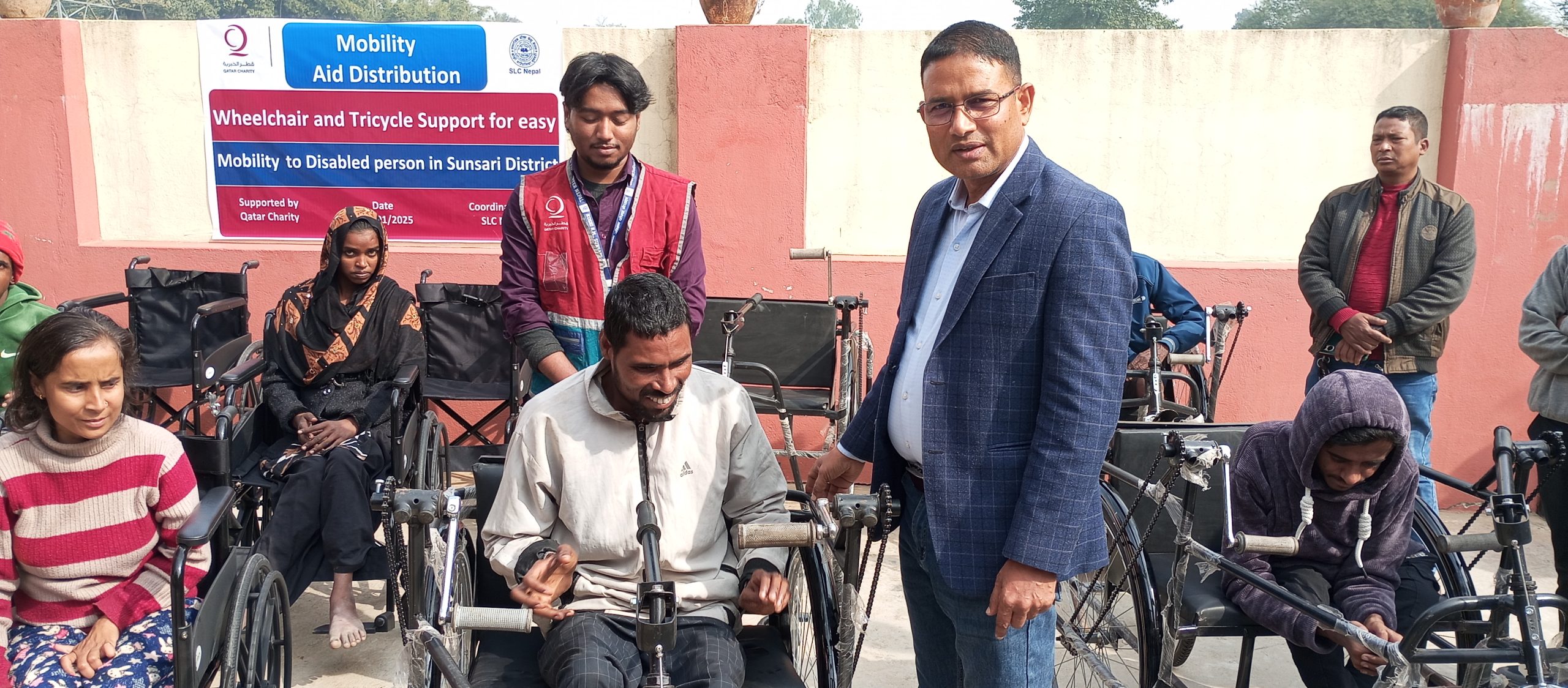 सुनसरीका  १३ जना आपांगता भएको व्यक्तिलाई साहायक सामग्री वितरण