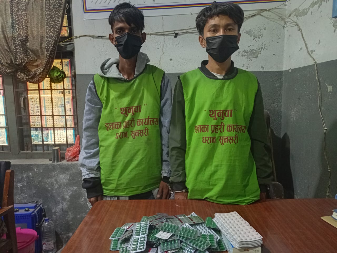 लागू औषध ट्याब्लेट सहित दुई जना पक्राउ