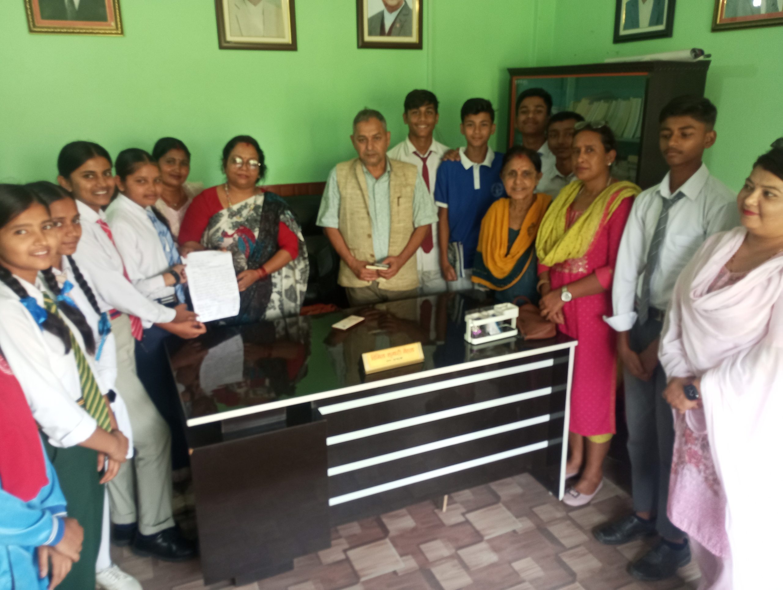 लेखा विषय पढाउन माग गर्दै इनरुवा नगरपालिकामा ज्ञापनपत्र बुझाए