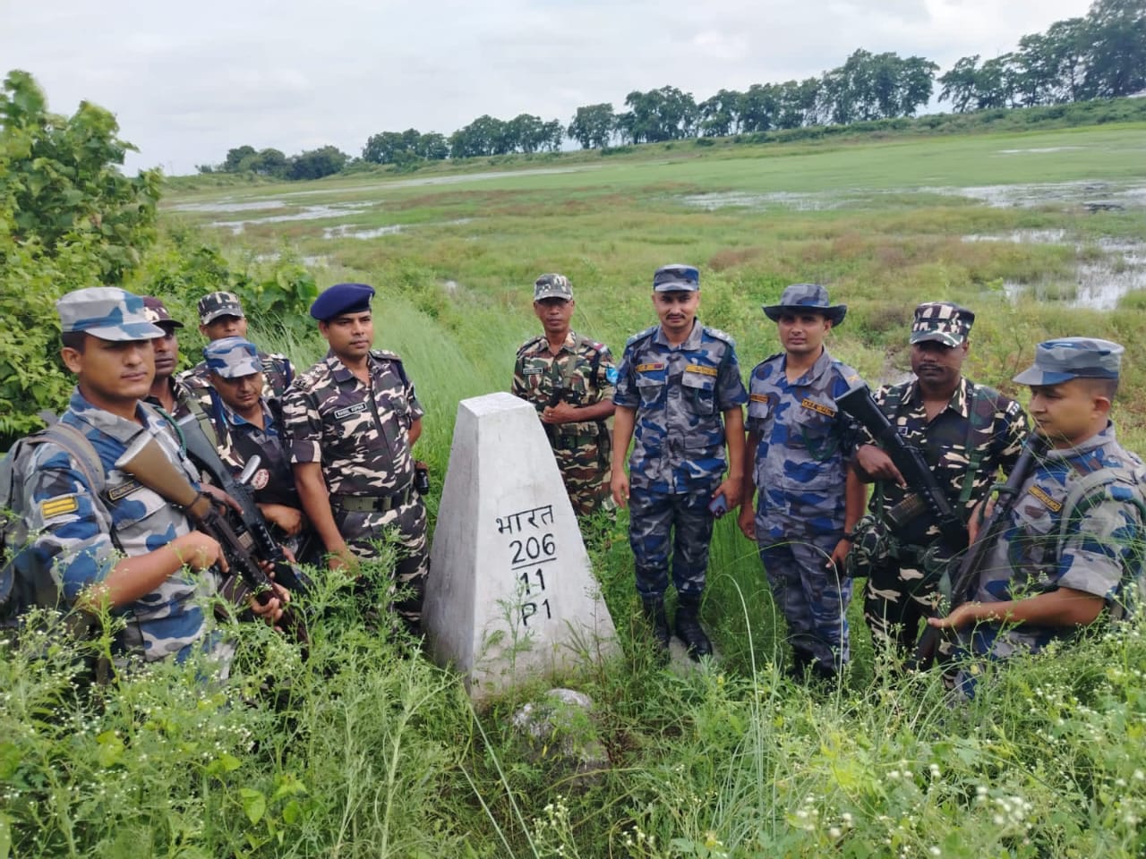 सिमाना दशगजामा सशस्त्र प्रहरी र भारतीय एसएसबीको संयुक्त गस्ती