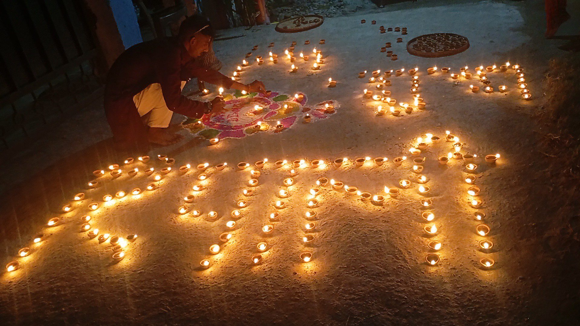 पत्रकार यादवले गरे पाँच सय एक दिप बालेर दिपावली