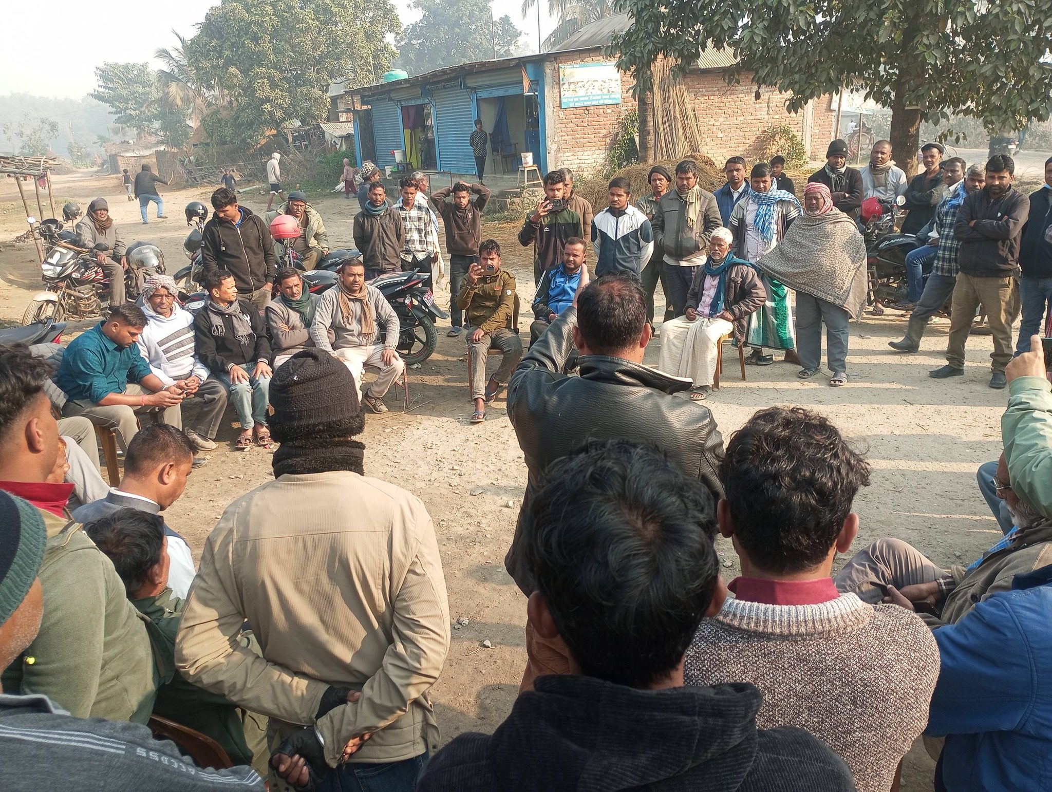 इनरुवा कौवाखोच सडकमा मर्मत र पानी छर्ने ः भण्डारी