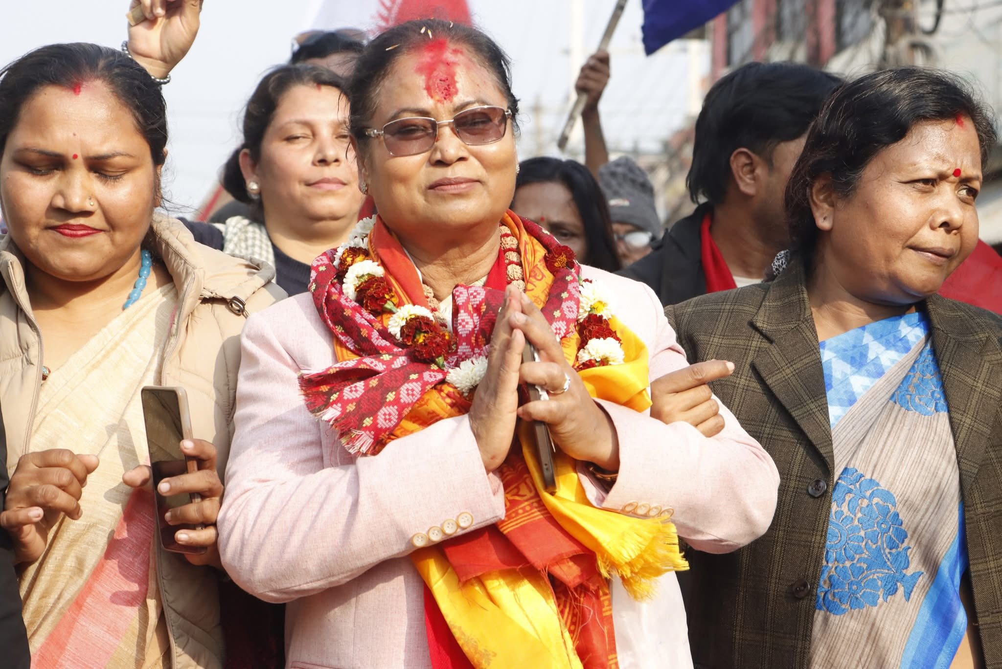 मतदाताको घरदैलोमा उम्मेदबारहरु