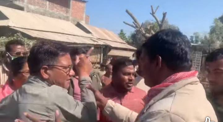 सुनसरीको भोक्राहामा काग्रेंस र रास्वपाका कार्यकर्ता बीचमा झडप