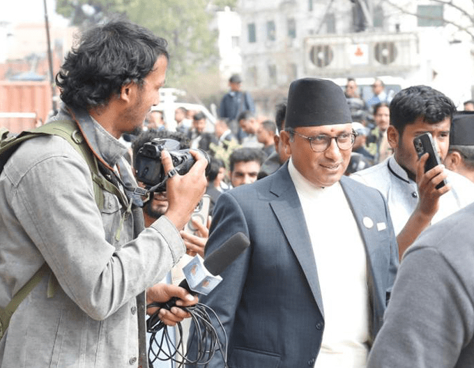सरकारको प्राथमिकता सुशासन र आर्थिक पुनर्संरचनाः डा. वाग्ले