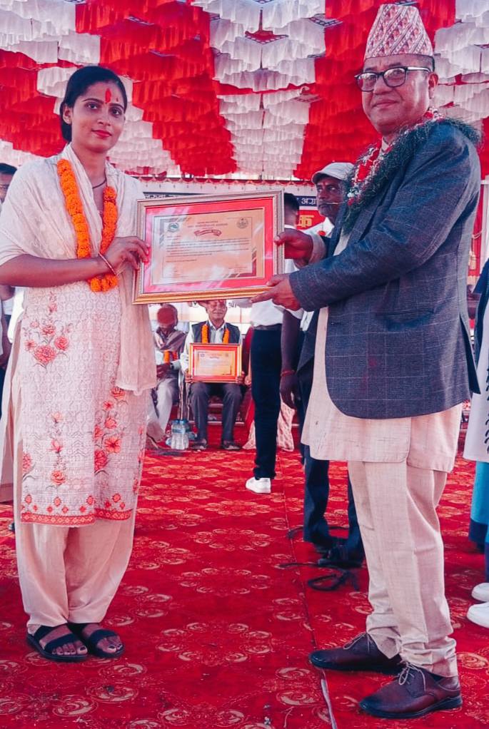 इनरुवा डे कार्यक्रममा इनरुवा नगरपालिकाले नगरका २५ वटा संघसंस्थालाई गरे सम्मान